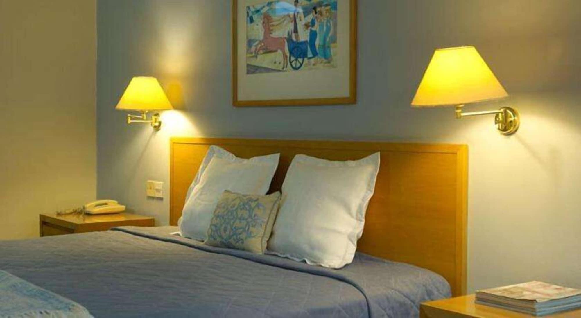 Cleopatra Hotel Nicosia Ngoại thất bức ảnh