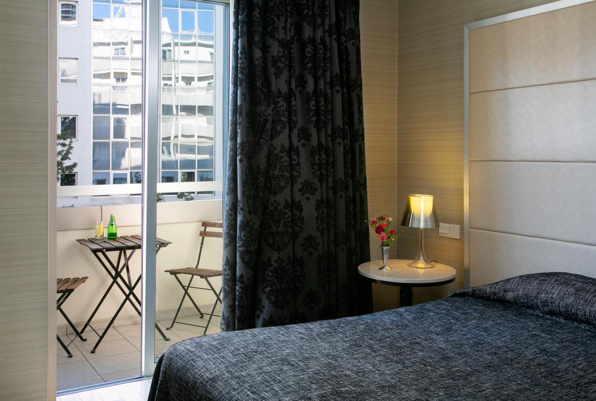 Cleopatra Hotel Nicosia Ngoại thất bức ảnh