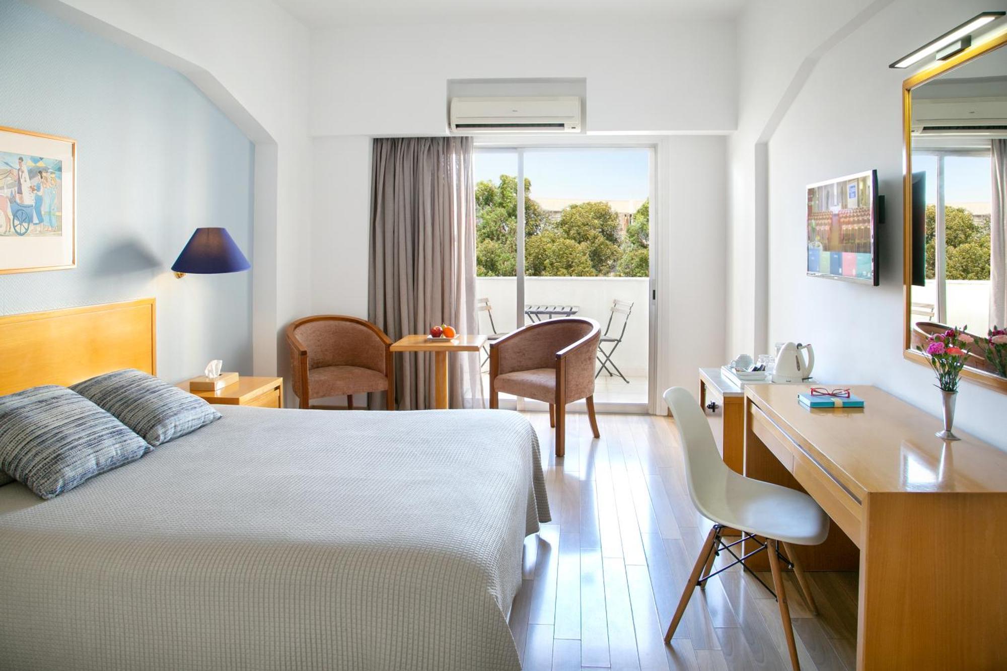 Cleopatra Hotel Nicosia Ngoại thất bức ảnh