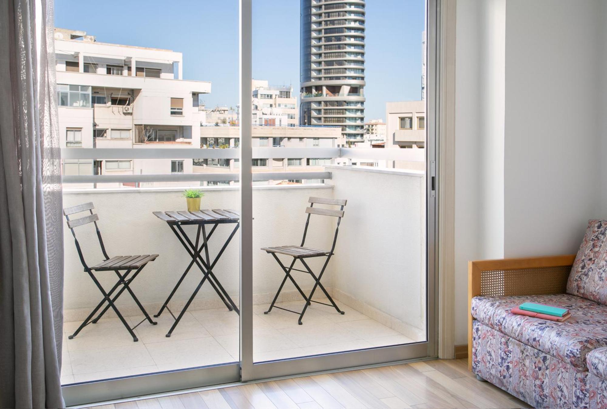 Cleopatra Hotel Nicosia Ngoại thất bức ảnh